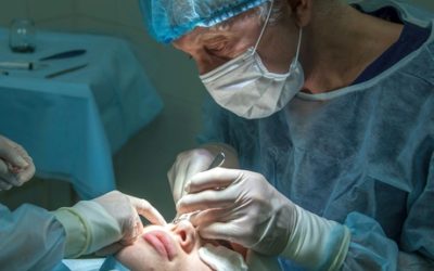 PLASTISCHE CHIRURGIE: ÄSTHETISCHE BEHANDLUNG